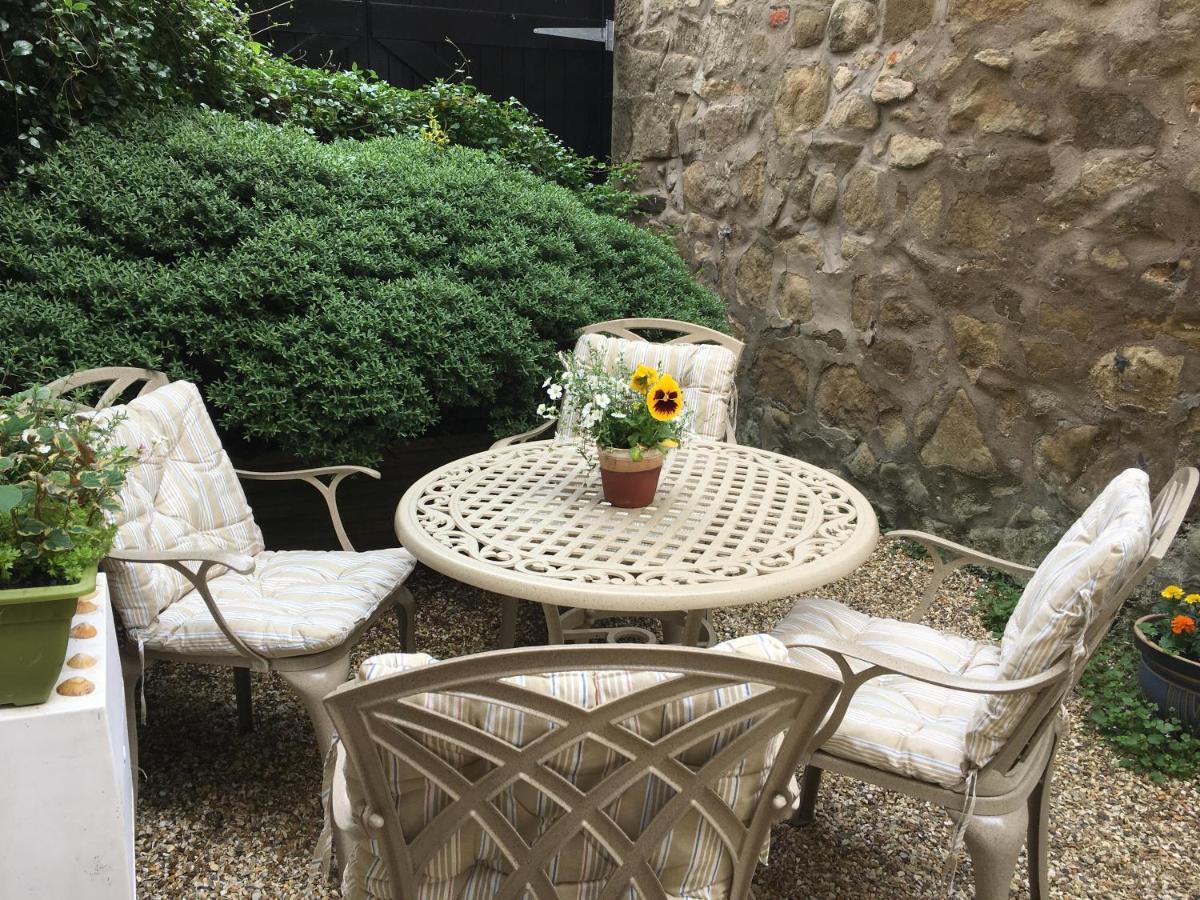 Peaseblossom House, A Charming Grade II Listed Building, In A Great Location In Alnwick Bagian luar foto